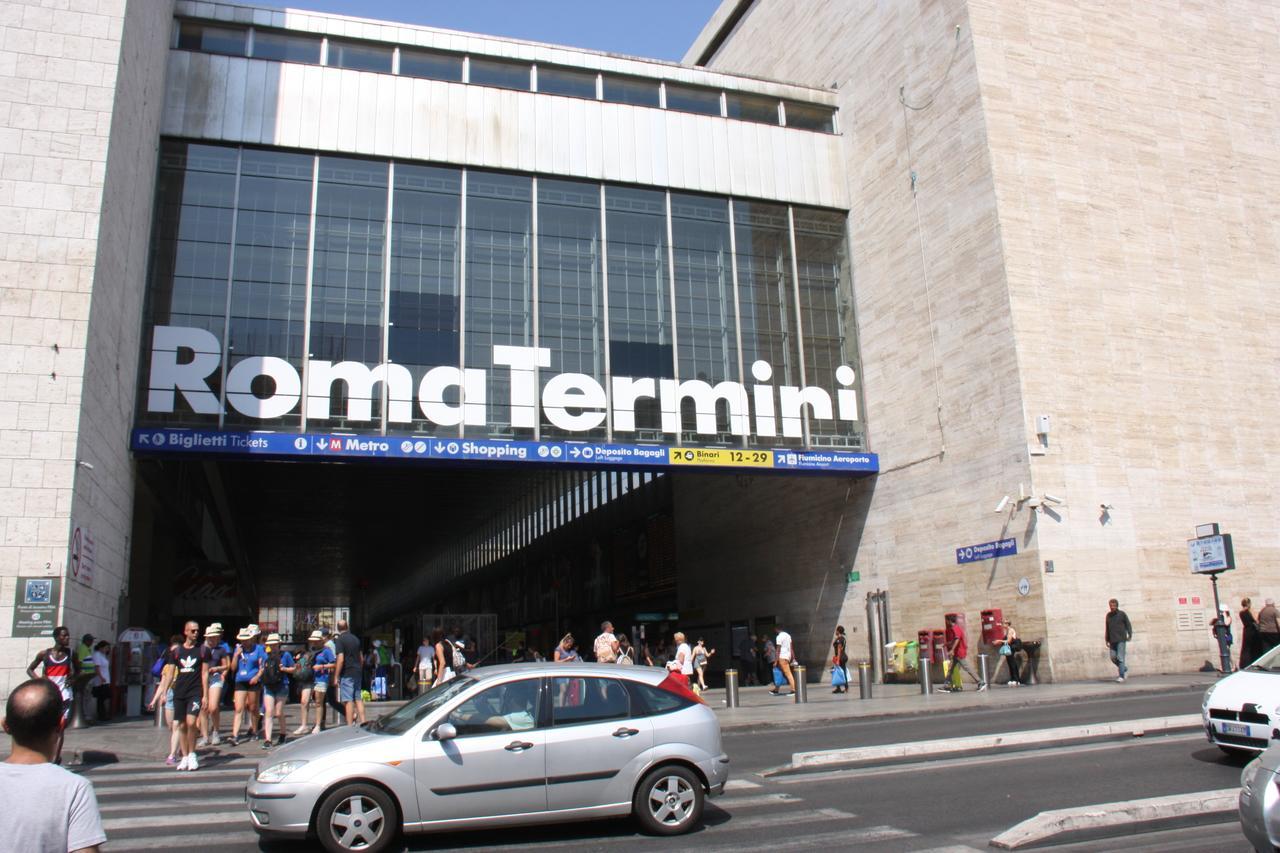 Hotel Roma Castle Termini Zewnętrze zdjęcie